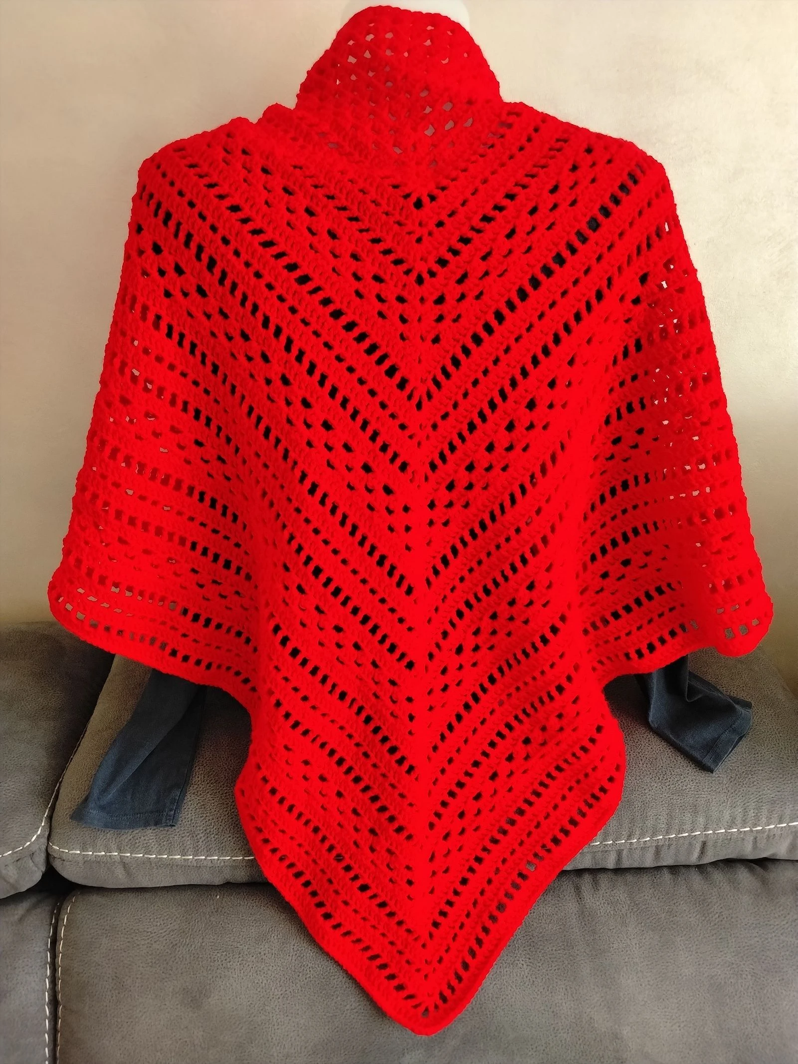 Châle rouge doux 